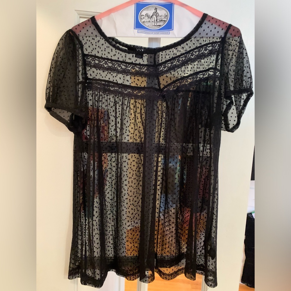 Black lace layering top - size large - super cute!